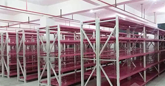 物超所值的中型倉儲(chǔ)貨架   勝通貨架為您量身定制