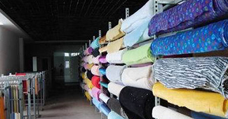 選購勝通面料貨架，解決了海寧倫博紡織的難題