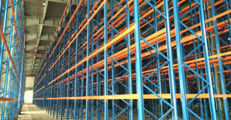 勝通倉儲(chǔ)來給你講講組合式貨架與焊接式貨架的不同點(diǎn)在哪里？