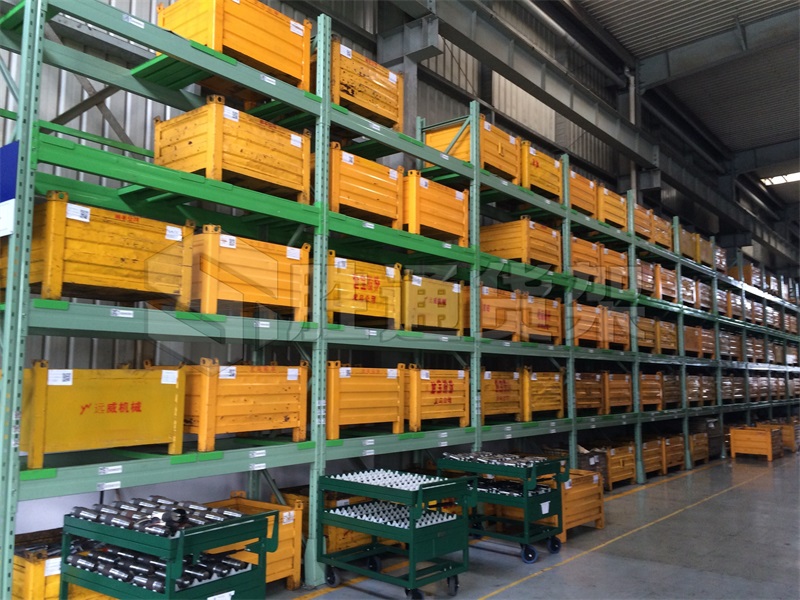 勝通重型貨架，深受行業(yè)高度評(píng)價(jià)