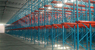 勝通貨架：貫通式貨架有哪些優(yōu)勢及缺點？