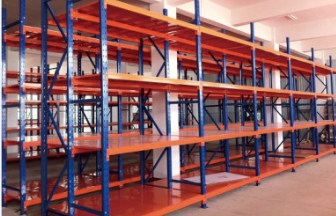 勝通倉(cāng)儲(chǔ)為利加紡織供應(yīng)中型貨架100多組