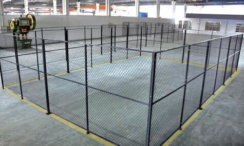 浙江萬向第二次合作勝通倉儲：100平隔離網+無軌移門+中空板