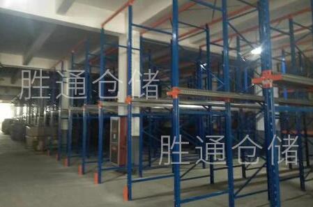 安吉某家具廠向勝通倉儲訂購貫通貨架,重型貨架100多組