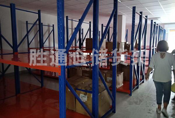 杭州某電子科技公司：重型貨架首選勝通倉儲!