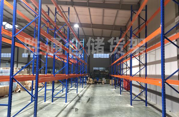 寧波某汽車倉庫橫梁貨架案例