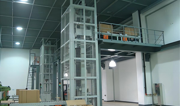 往復(fù)式提升機(jī)