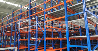 解決汽車制造企業(yè)倉儲痛點，閣樓貨架顯神通