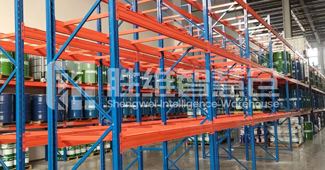 這款重型貨架，成為解決化學(xué)制品企業(yè)倉儲(chǔ)難題的 “萬能解藥”