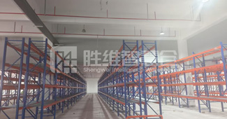 倉庫不夠用、找貨難？看重型貨架如何給寧波塑料企業(yè)帶來驚喜！