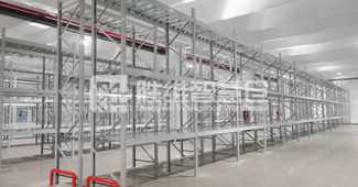 寧波設(shè)備廠老板夸：這款重型貨架很給力，倉儲問題立馬就解決了