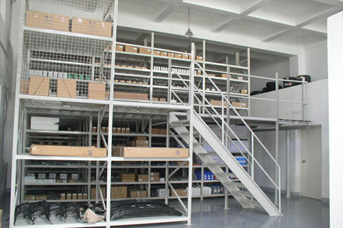 閣樓貨架.jpg