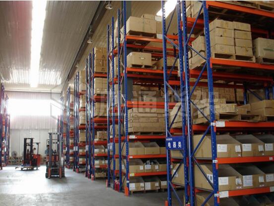 倉(cāng)庫(kù)貨架.jpg