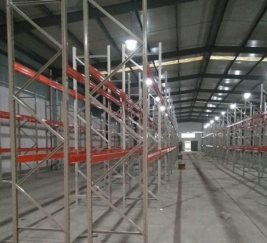重型橫梁式貨架.jpg