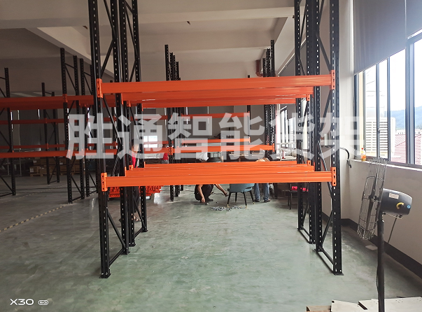 天泰重型橫梁式貨架.jpg
