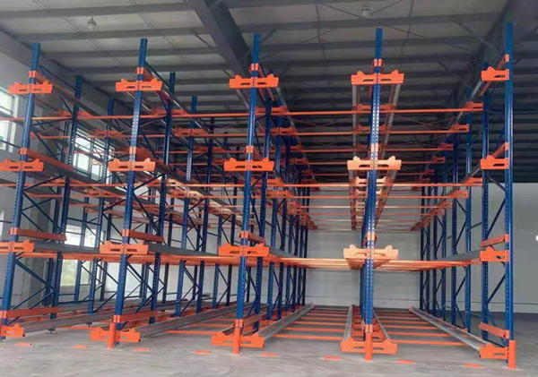 勝通穿梭貨架現(xiàn)場