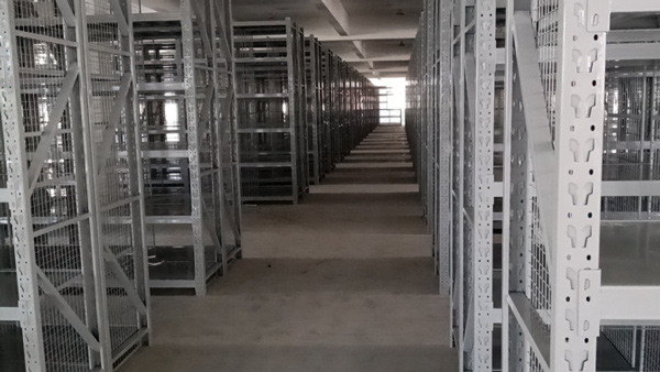 來看下這款備受臺(tái)州長欣橡塑青睞的次重型貨架！