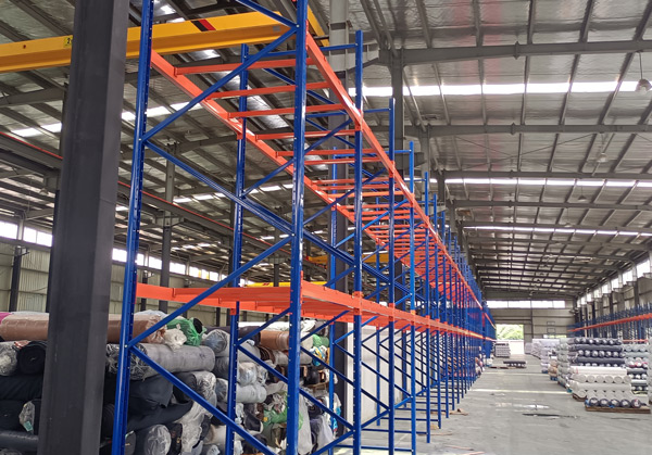 倉庫里換上勝通重型貨架，浙江閩鋒化學有限公司可算是放心了！