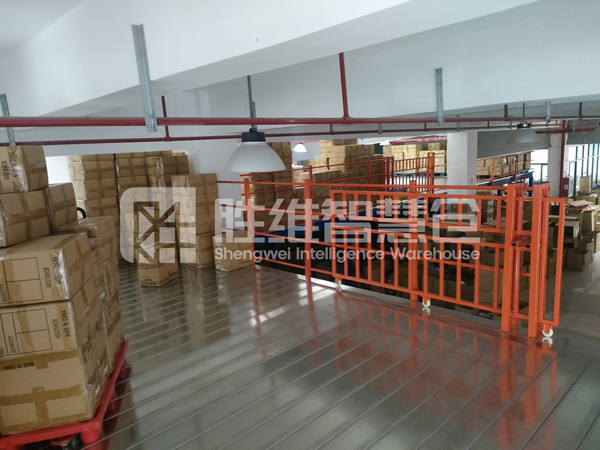 紡織鋼平臺2600.jpg 紡織鋼平臺2600.jpg